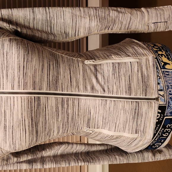 LULULEMON JACKET - Picture 4 of 15